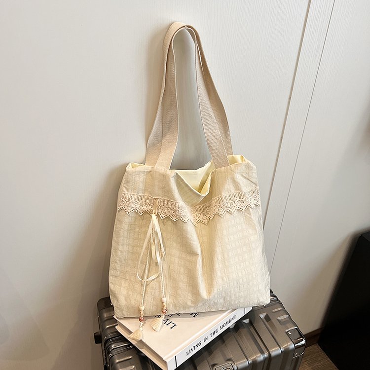 2024 Tote bag for women pleated large capacity single shoulder commuter bag Japanese style ins versatile fresh bag forest style girl