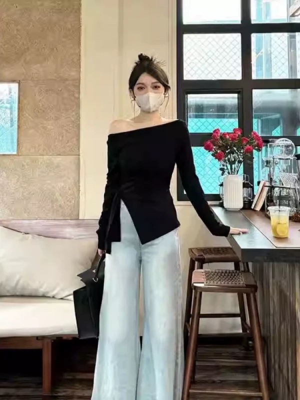 Irregular slit strap long-sleeved T-shirt for women in early autumn, unique, sweet and spicy, slim one-shoulder top, bottoming shirt