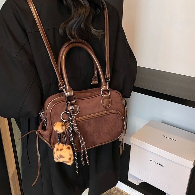 Multi-pocket casual briefcase handbag for women 2024 new fashion versatile motorcycle bag single shoulder armpit bag for women
