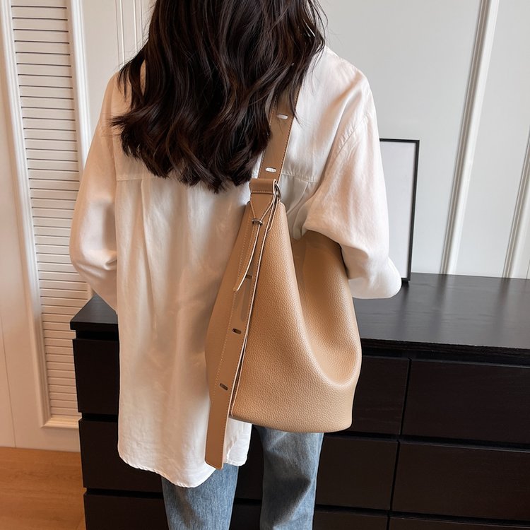 New bucket bag, simple and high-end tote bag, autumn and winter armpit bag, large capacity, versatile pu shoulder bag