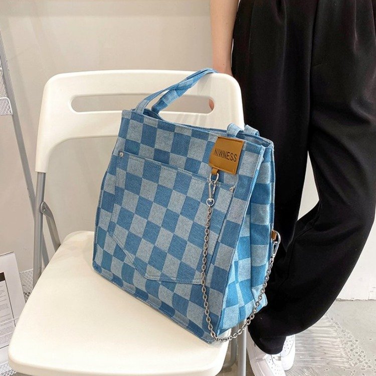 Spring new fashion women's bag large capacity portable tote bag black and white rhombus plaid canvas student commuter shoulder bag