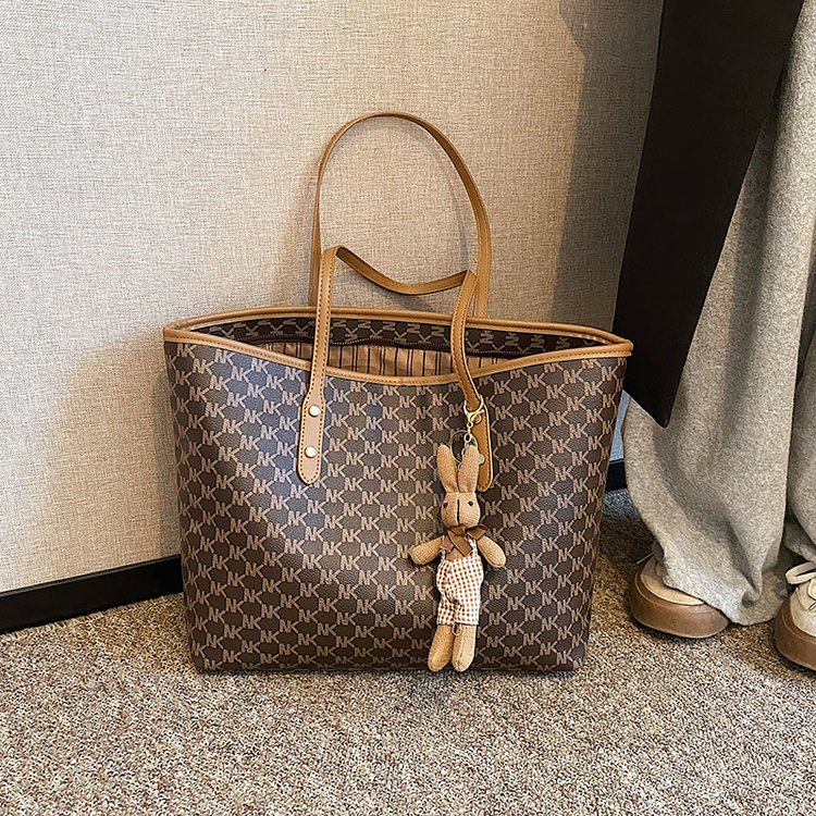 New tote bag, high-end, trendy, light luxury women's bag, shoulder bag, large capacity, versatile for commuting, large hand bag