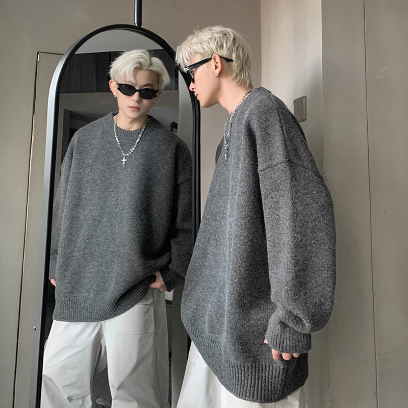 Quality knitted round neck solid color sweater for men