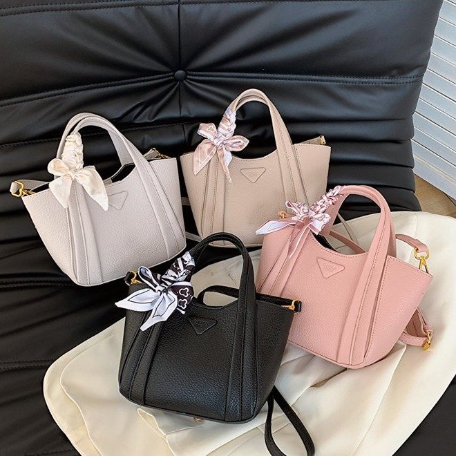Textured black bucket bag for women, this year’s popular vegetable basket bag, versatile handbag, crossbody bag, one-piece drop shipping