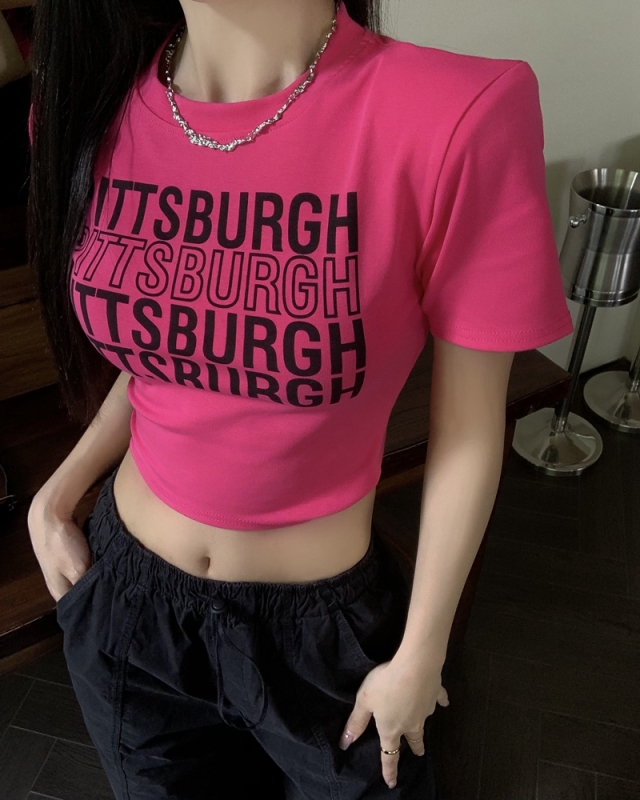 Real shot of 2023 summer hot girl style letter print slim fit short navel-baring short-sleeved shoulder pad T-shirt slimming top