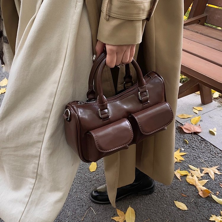 New cross-border Korean version oil wax leather bowling bag multi-pocket armpit bag commuter portable shoulder bag practical and advanced