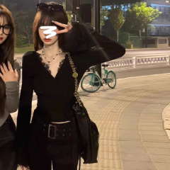 Black deep v-neck waist slim fit lace hottie short top for women 2024 inner layering shirt T-shirt