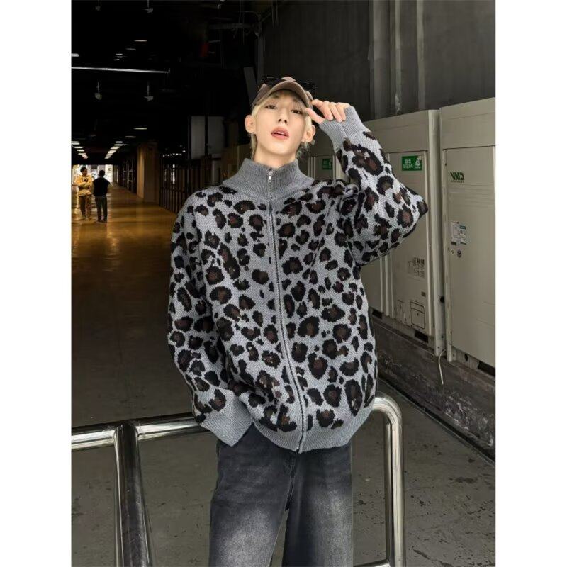 Leopard print turtleneck cardigan sweater men's winter thickened sweater American retro high-end handsome jacket network picture