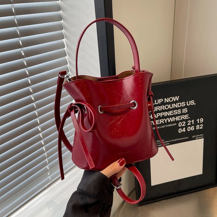 Bag Summer High-end Handbag Women's Bag 2024 New Simple Bucket Bag Retro Red Crossbody Bag
