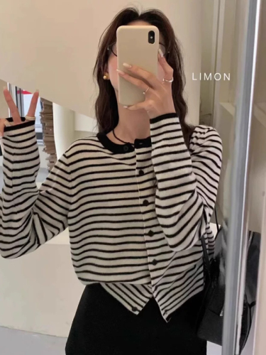 Sheep velvet soft and waxy knitted cardigan for women autumn 2024 Korean temperament versatile striped top new style
