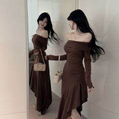 One-shoulder slim-fit ruffled long dress