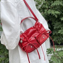 Niche wasteland bag 2024 new versatile drawstring handbag pleated shoulder bag high-end fashion crossbody bag