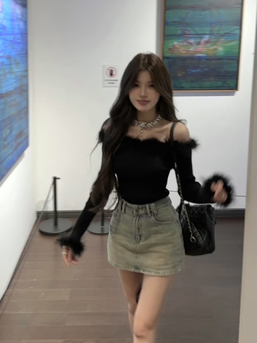 One-shoulder design knitted furry inner layering shirt