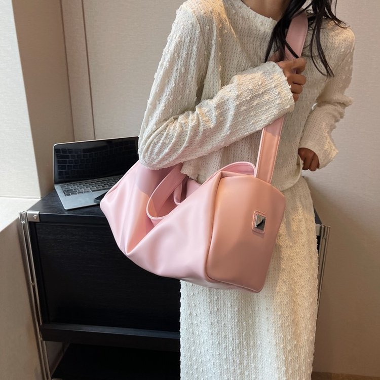 Guangzhou factory large-capacity crossbody bag for women new trendy fashion tote bag niche shoulder underarm bag