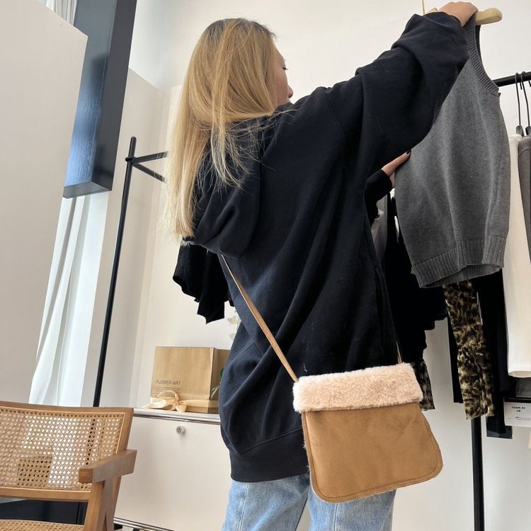 Retro frosted plush bag autumn and winter women's new trendy Korean glove bag versatile crossbody bag mobile phone bag