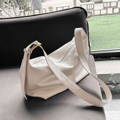 Qiao Ge autumn and winter trendy crossbody bag women's casual simple light retro wide shoulder strap shoulder bag pu soft leather pillow bag