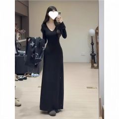 Hepburn style gentle temperament v-neck dress women's autumn and winter new hot girl waist slimming bottoming inner skirt