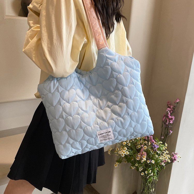 2024 Korean autumn and winter new style Korean style high-looking light luxury three-dimensional Japanese and Korean outing design single shoulder tote bag