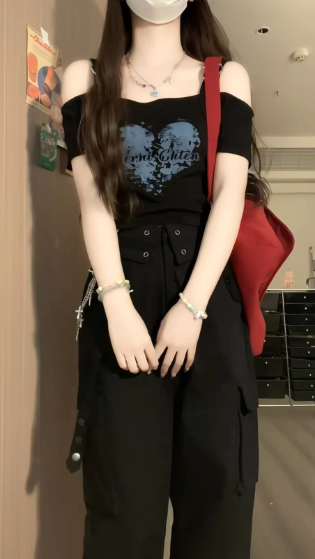 Sweet cool off-shoulder love short T-shirt for women with suspender design short-sleeved top