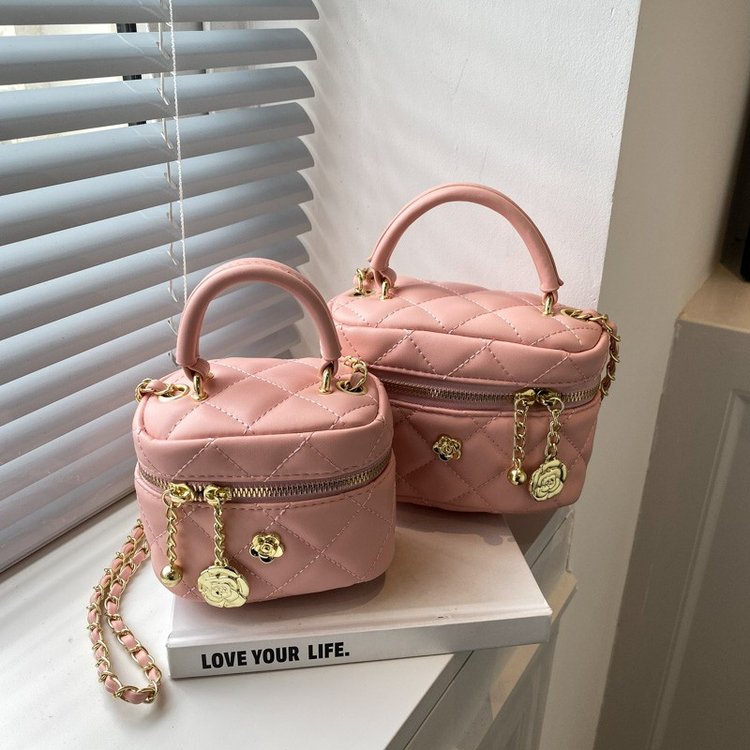 2024 spring and summer new fashion rhombus chain bag women's high-end versatile and stylish cross-body handheld mini bag
