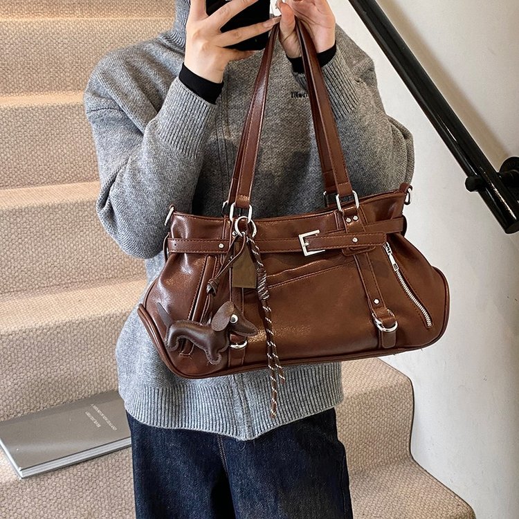 Korean personalized splicing fashion hot girl bag 2024 new large-capacity fitness bag retro simple shoulder travel bag