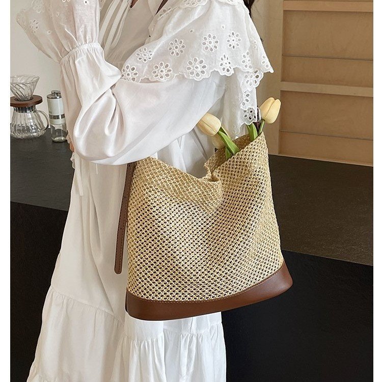 Crossbody bag for women 2024 new style bag large capacity summer high-end seaside vacation beach bag woven straw bag