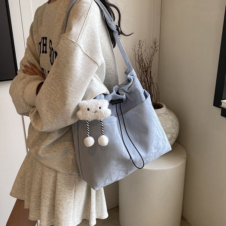 Casual large bag for women 2024 new fashion pleated shoulder bag large capacity tote bag class commuting crossbody bag
