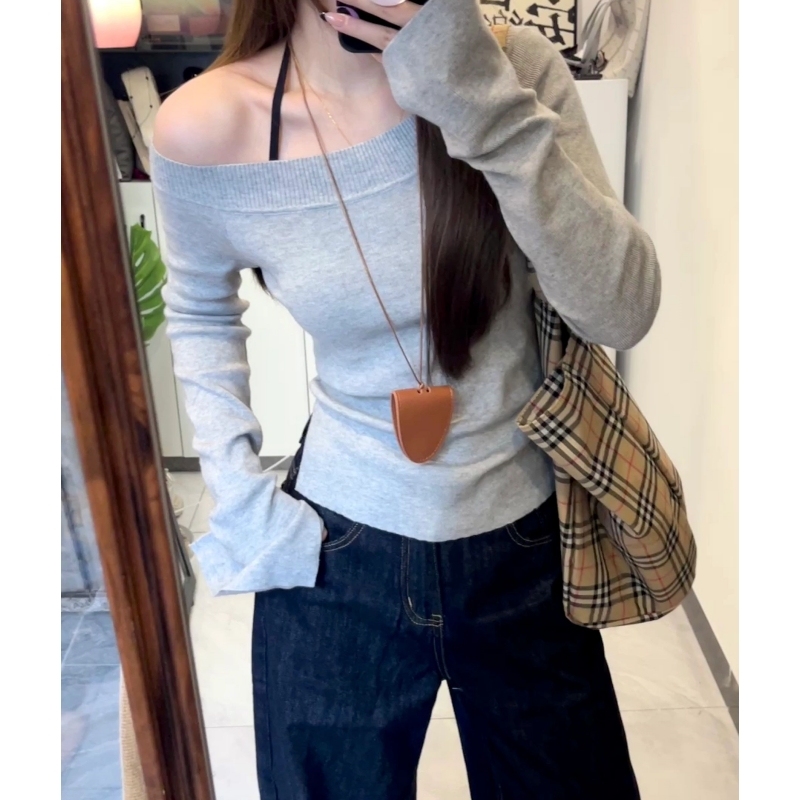 New autumn design, lazy style, slanted shoulders, pure desire and exposed collarbone sweater for small women