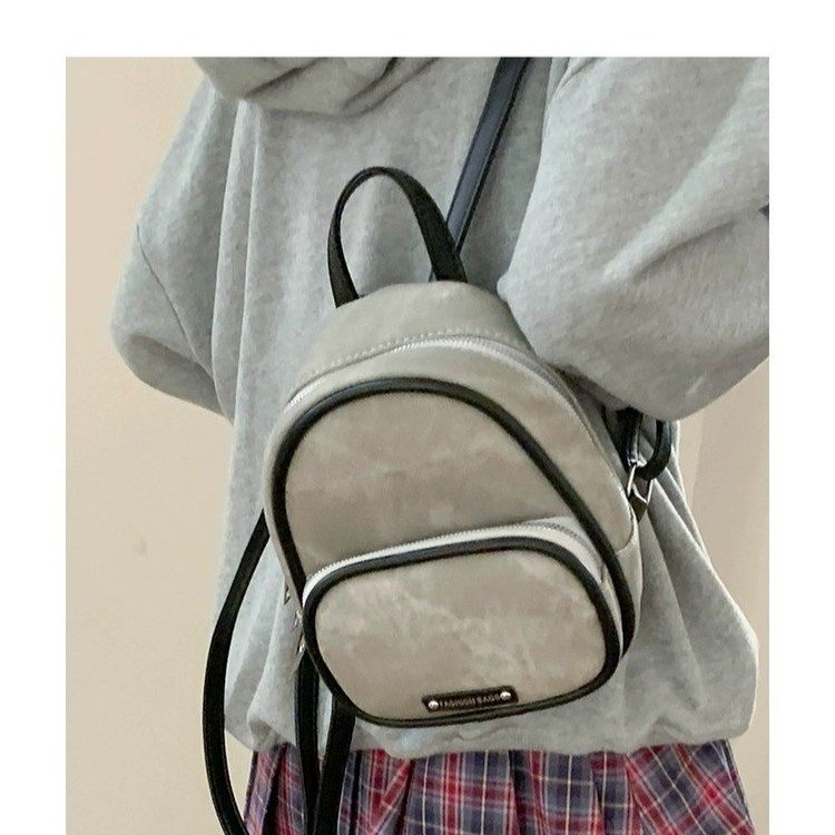 Fashion mini small bag women's trendy new autumn and winter style backpack simple texture travel small backpack