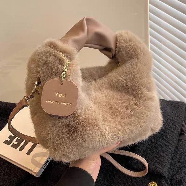 New plush texture, trendy personality, large capacity, fashionable winter furry crossbody shoulder bag for women