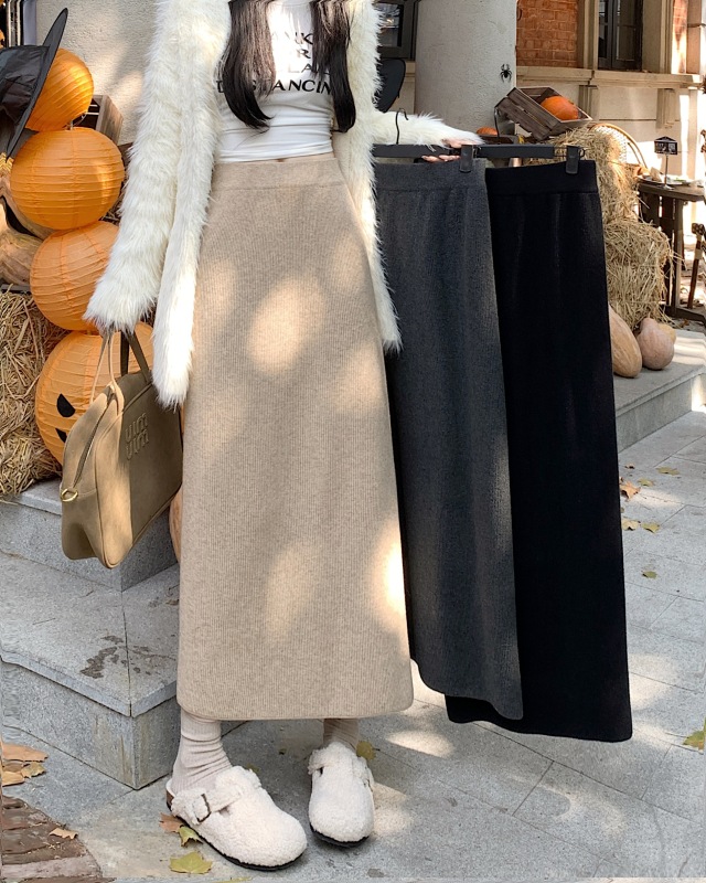 Knitted skirt for women autumn and winter 2024 new velvet thickened mid-length slit high waist slimming a-line skirt