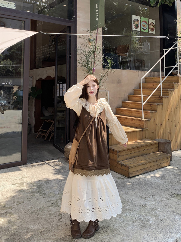 Korean princess sleeve lace-up shirt + vintage tank top + cake skirt three-piece set