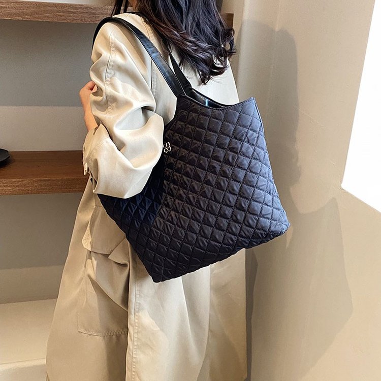 Imported waterproof cloth and first-layer cowhide large tote bag classic rhombus fashion women's bag commuting versatile travel bag