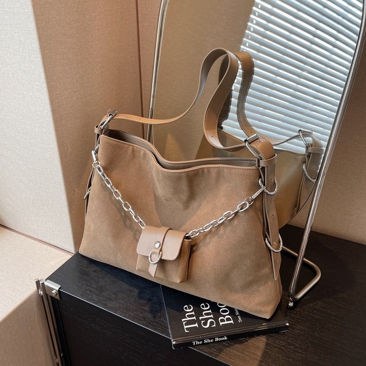 Maillard wasteland style tote bag high-end shoulder armpit bag 2024 new versatile milk tea cross-body commuter bag