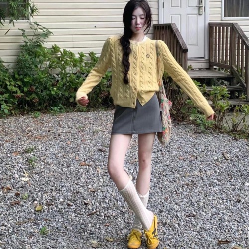 Yellow twist knitted cardigan sweater for women autumn 2024 new style soft and sweet style high-end top