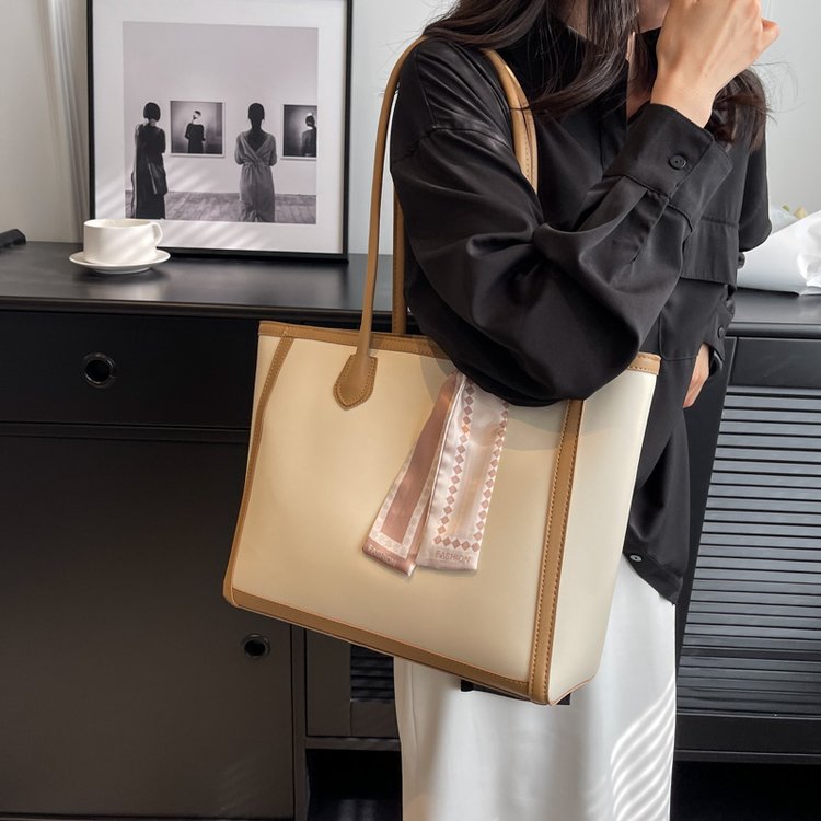 High-end simple contrasting color large bag for women 2024 new versatile popular shoulder bag large capacity commuter tote bag