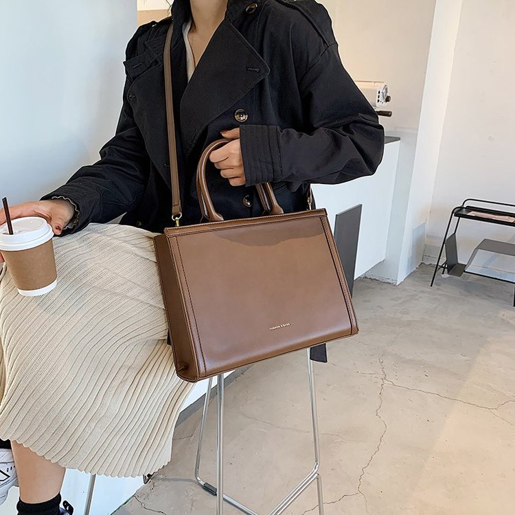 Japanese high-end commuting solid color briefcase, Korean style literary handbag, fashionable large capacity single shoulder crossbody bag for women