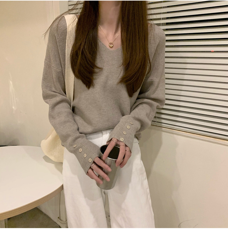 Real shot - 2023 basic v-neck knitted bottoming shirt for women, gentle sweater, autumn and winter inner knitted top