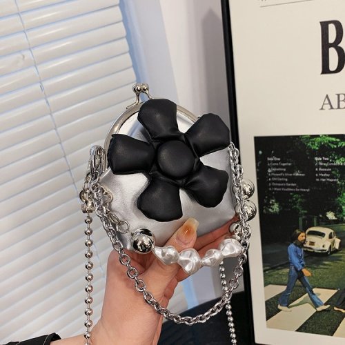 New year's new girl shoulder bag fashion flower crossbody bag internet celebrity INS style foreign style small shoulder bag accessories bag