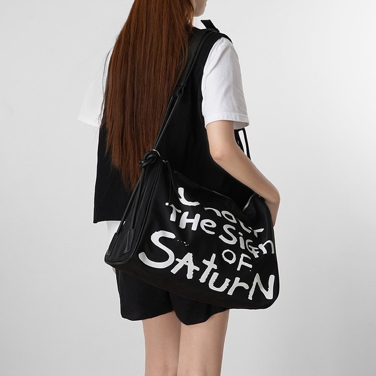 Versatile large-capacity nylon canvas bucket bag for women this year's new letter printed tote bag postman bag crossbody bag