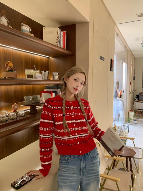 Early winter outfit outer top red temperament knitted cardigan soft waxy temperament lazy style high-end sweater winter