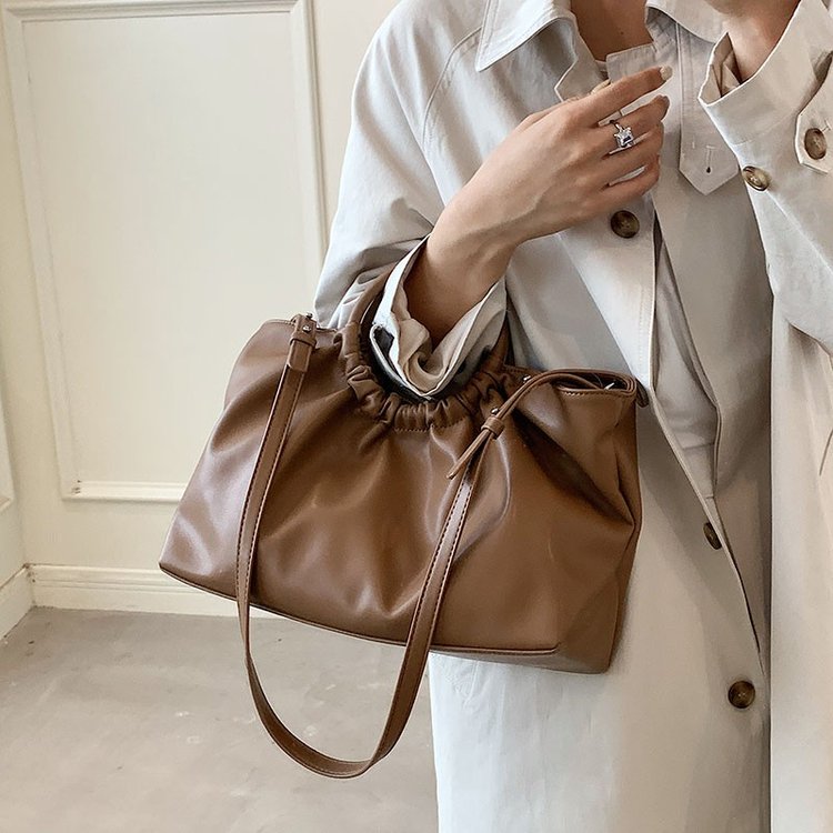 Korean style pleated cloud bag red wedding large capacity handbag bride wedding bag versatile shoulder crossbody bag