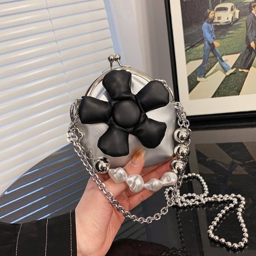 New year's new girl shoulder bag fashion flower crossbody bag internet celebrity INS style foreign style small shoulder bag accessories bag