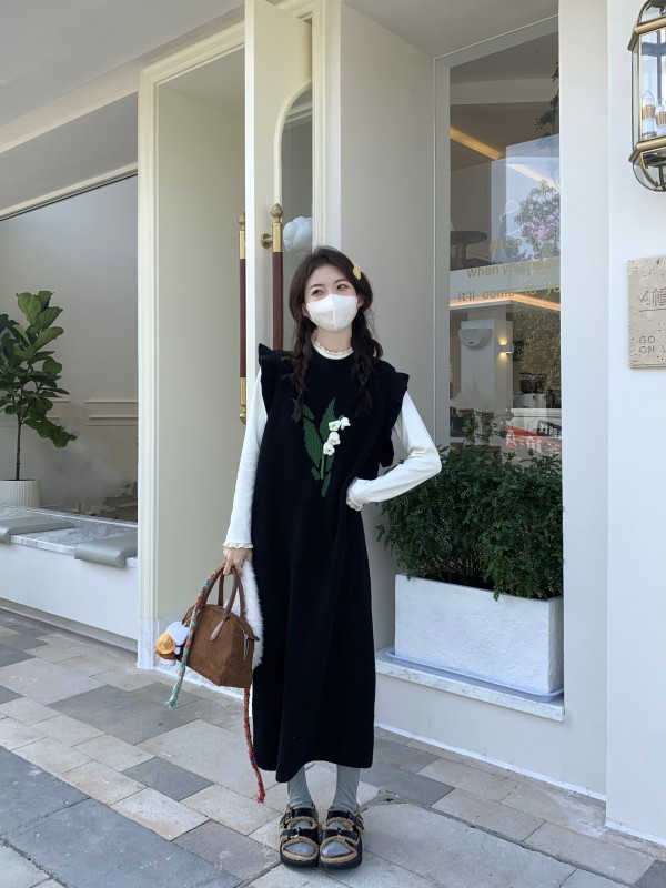 Korean fashion loose three-dimensional flower knitted vest skirt versatile lace collar top two-piece set