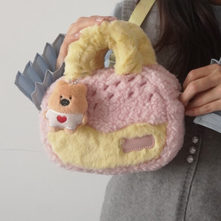 Maillard color design strawberry pineapple bag 2024 new small and cute plush portable shoulder crossbody bag