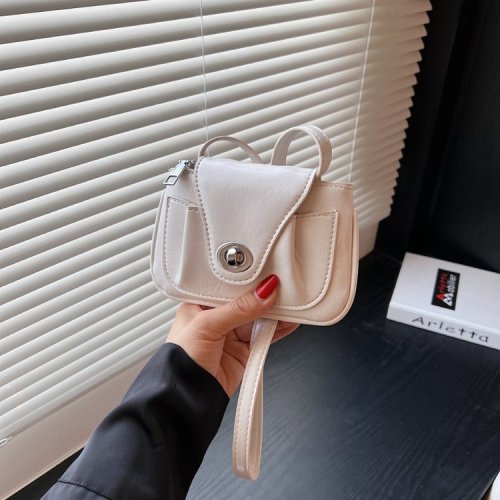 Korean mini cute women's bag 2024 new style, versatile cross-body bag, oily wax leather texture, fashionable shoulder bag