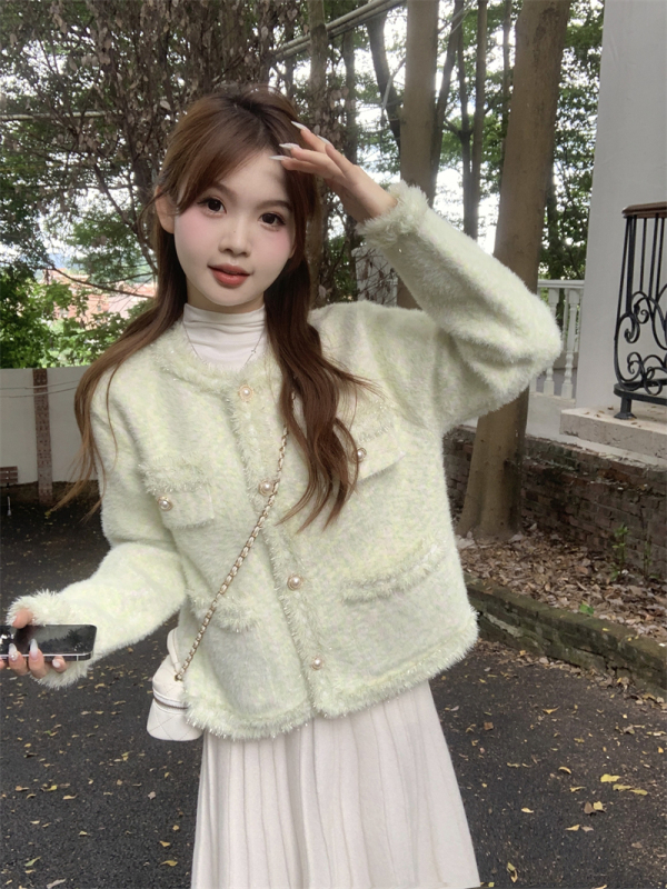It's Fairy's new sweet little fragrant style knitted jacket for women