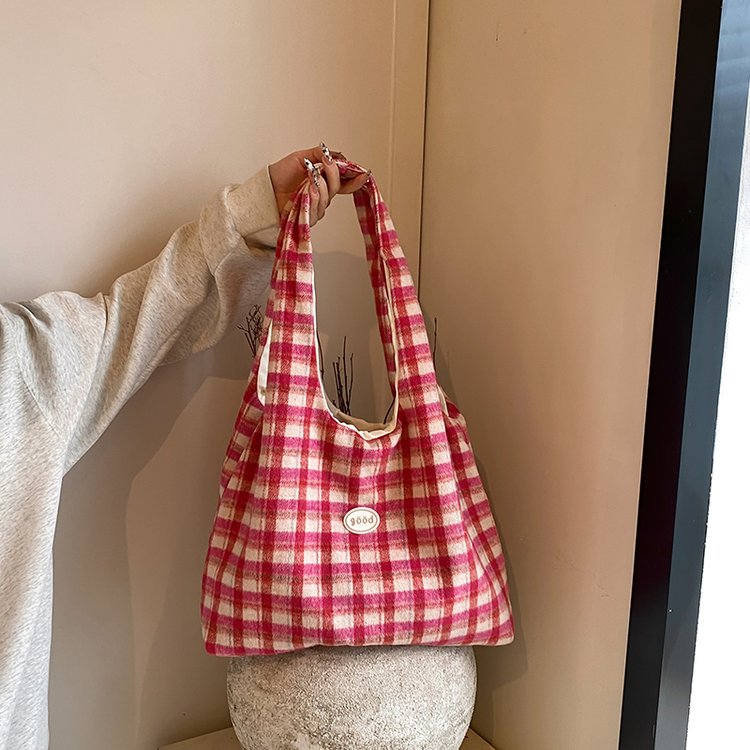 Korean style fashionable large-capacity underarm bag women's bag 2024 new woolen plaid tote bag shoulder bag