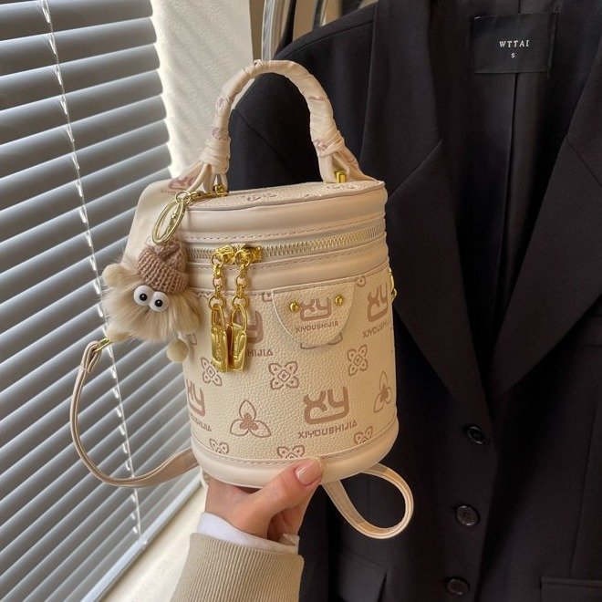 Summer fashionable small bag 2024 new high-end contrasting color embossed versatile shoulder bag crossbody bag women's bag