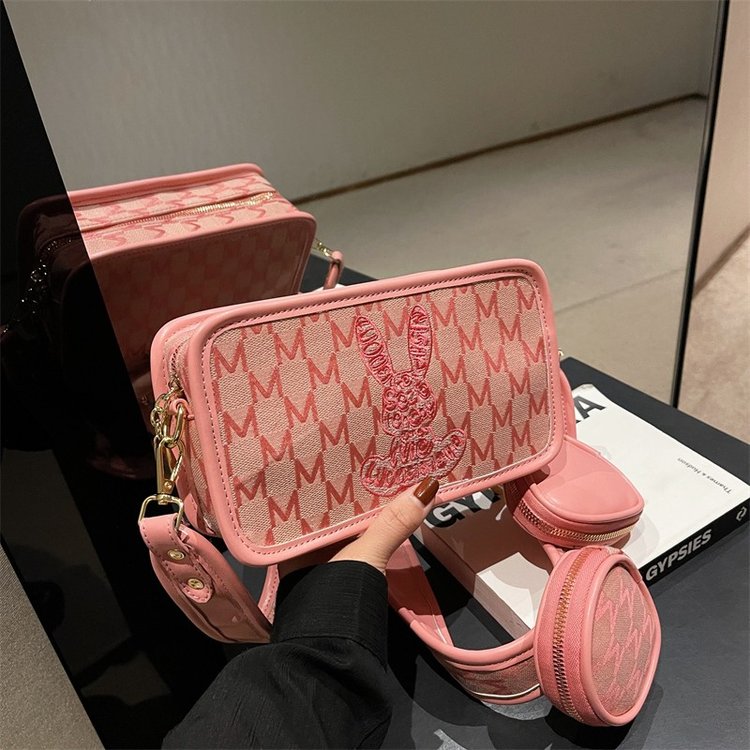 Fashionable casual three-piece women's shoulder bag Korean version new armpit bag commuting small fragrance cross-border cross-border wholesale
